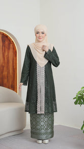Kurung Reena